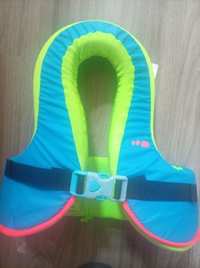 Safety swim vest