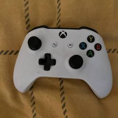 PS5 DualSense (Camo) & Xbox Controllers - For Parts/Repair