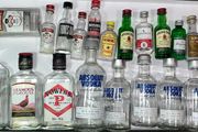 Gin vodka whiskey empty mini Bottle Hennessy Cognac absolut vodka belveder gin Bombay whiskey Jack Daniels belveder paddy powers Jameson bacardi jagermeister Empty Bottles