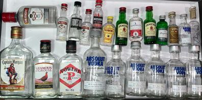Gin vodka whiskey empty mini Bottle Hennessy Cognac absolut vodka belveder gin Bombay whiskey Jack Daniels belveder paddy powers Jameson bacardi jagermeister Empty Bottles
