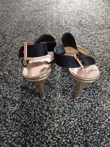 Black/Gold Sandals(Size:6)