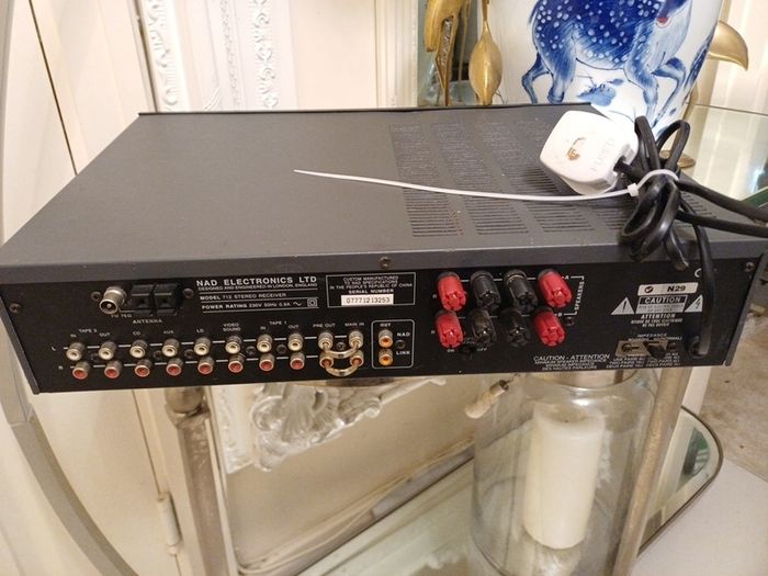 NAD 712 amplifier
