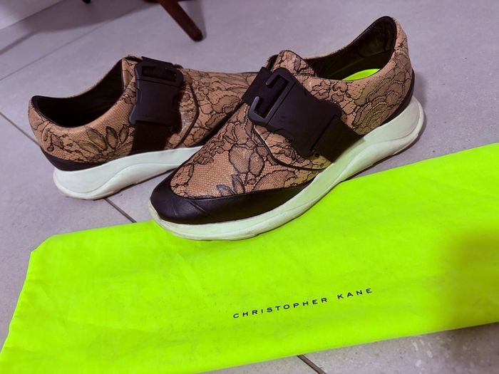 Christopher Kane Lace Pattern Sneakers in Beige Leather Brown