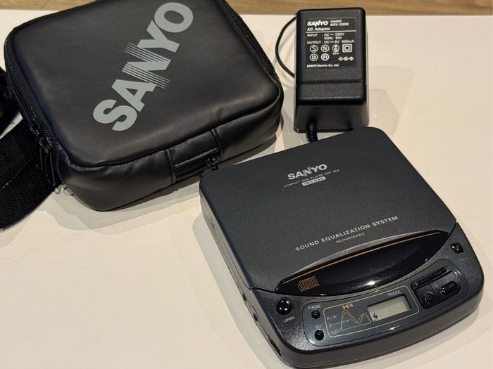 Sanyo CDP-45A Portable Compact Disc Player Bundle