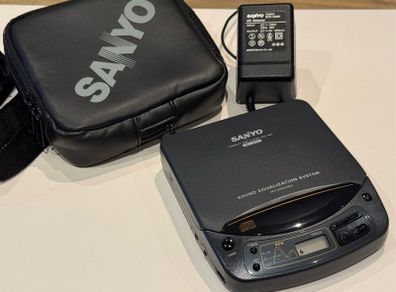 Sanyo CDP-45A Portable Compact Disc Player Bundle