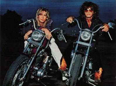 Cheap Trick - In Color -  Remastered with bonus tracks