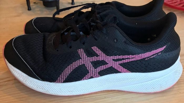 Asics size 6
