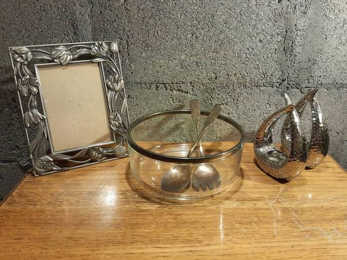 metal frame and glass  bowl