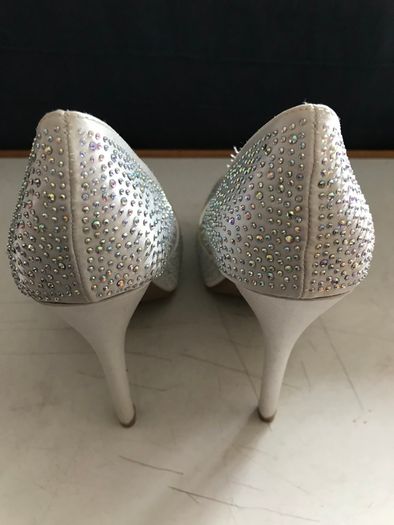 Pre-loved 'New Look' White Sparkly Platform Stiletto Shoes