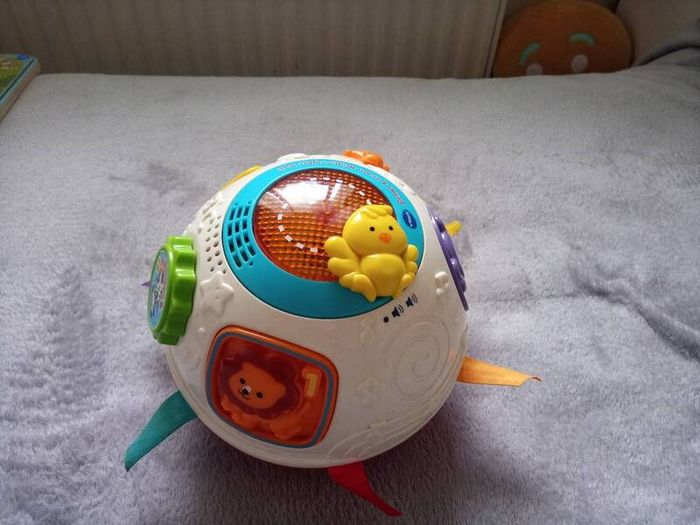 Vtech Carawl and Learn Bright Lights Ball