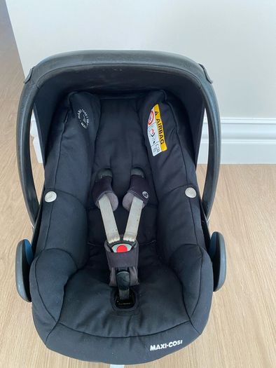 Maxi Cosi Pebble Pro Car seat and ISO Fix base