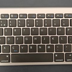 Bluetooth iPad Keyboard