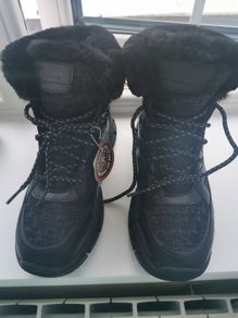 Brand new Skechers boots size 4