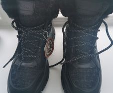 Brand new Skechers boots size 4