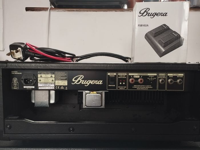 Bugera V22HD & Harley Benton G212