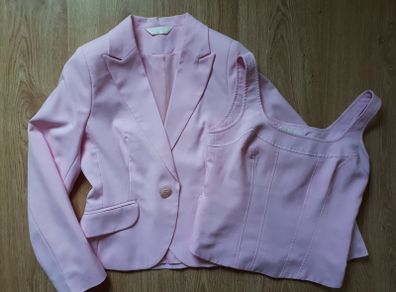 Pink Suit. Size 6-8