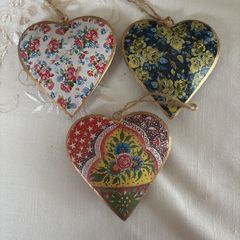 Metal Hearts - Shabby Chic (E5 each)2 with Pink Roses now Sold. 3 remain.