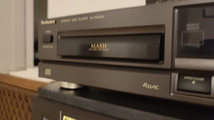 TECHNICS SL-PG200A,CD player. Remote,manuals,full cleaned.