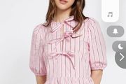 pink stripe top