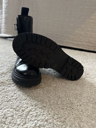 Karl Lagerfeld black leather boots (UK2/EU34)