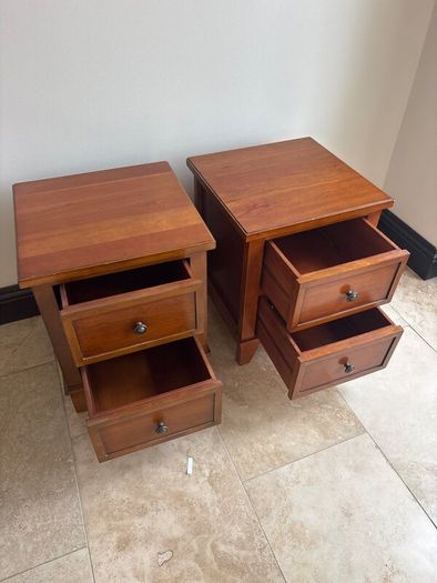 Bedside lockers
