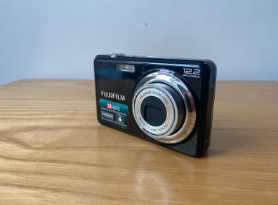 Fujifilm Finepix J30 Digital Camera 12.2 Megapixels ZOOM Issue FOR PARTS OR REPAIR