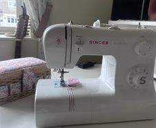 Sewing Machine and huge accessories/fabric bundle
