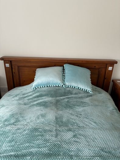 King Size bed frame & 2 Lockers