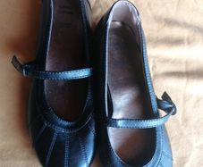 Girl's Black Shoes
