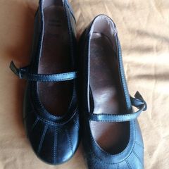 Girl's Black Shoes