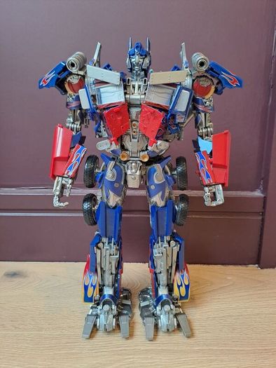 Black Mamba LS03 Optimus Prime figure