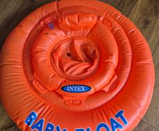 Baby pool float