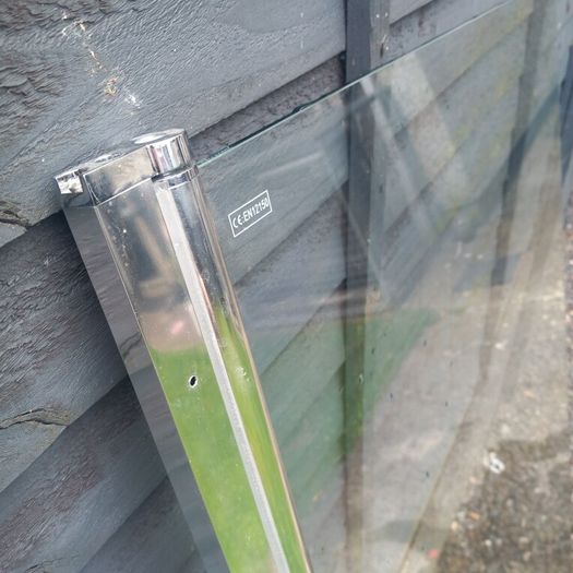 over bath glass shower screen