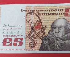 Irish 1976 "Scotus"  Five pound banknote in A/UNCIRCLULATED condition