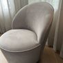Velvet accent chair Image 3