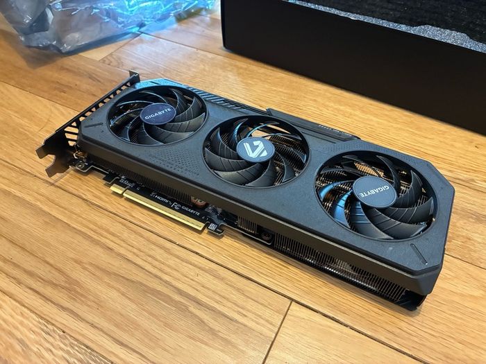 Gigabyte AMD Radeon RX 9060 XT 16GB Gaming OC