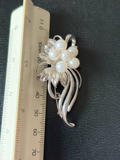 brooch