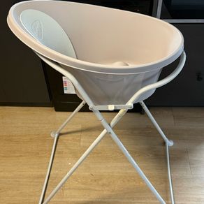 Shnuggle baby bath with stand