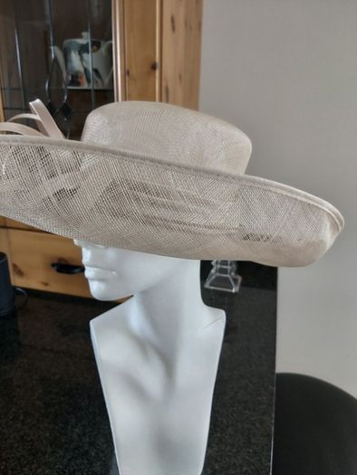 Stunning Oatmeal / Blush Wide Rimmed Hat by Linea