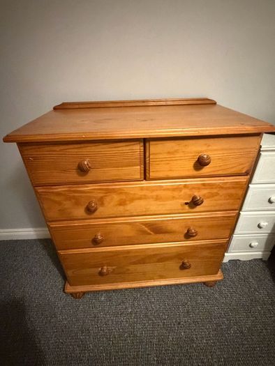 Chest of drawers