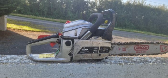 chainsaw