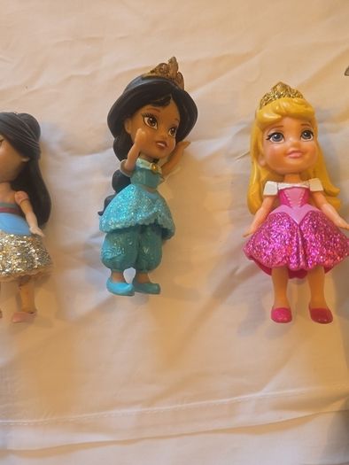 5 disney dolls