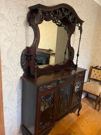 Antique / Vintage Ornate Mahogany Sideboard Display Cabinet with Mirror Back