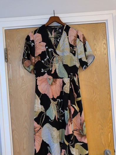 Girl In Mind Dress.   S. 12.  New - No Tag.