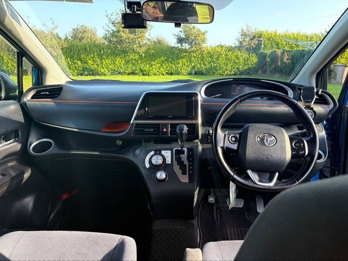 Toyota Sienta 1.5 Hybrid Automatic 7 Seater