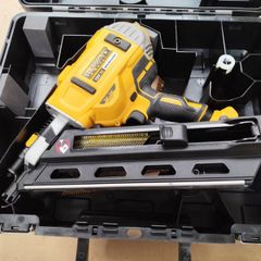 Dewalt Dcn692 18v Nailer