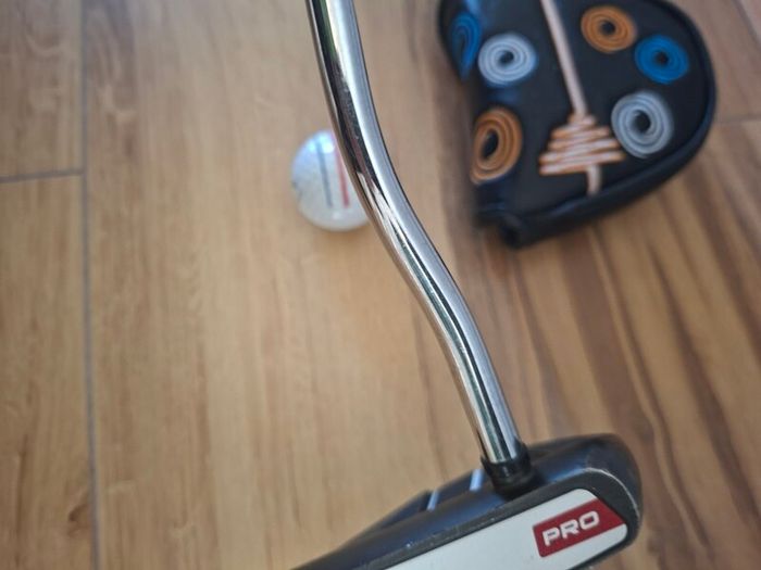 Odyssey Black V-Line White Hot Pro Putter