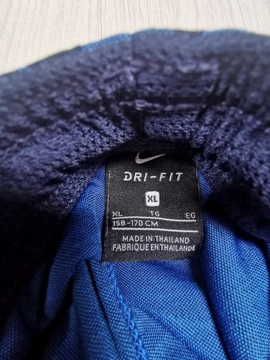 Boy's NIKE shorts size XL