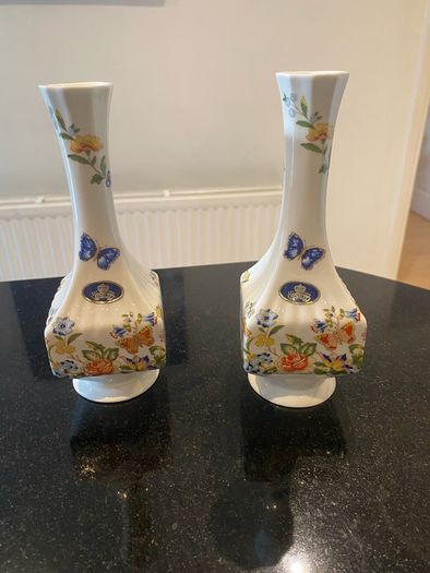 aynsley  cottage garden vase seven euro each