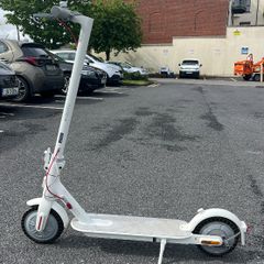 Title: Xiaomi Electric Scooter 3 Lite (White) - Excellent Condition